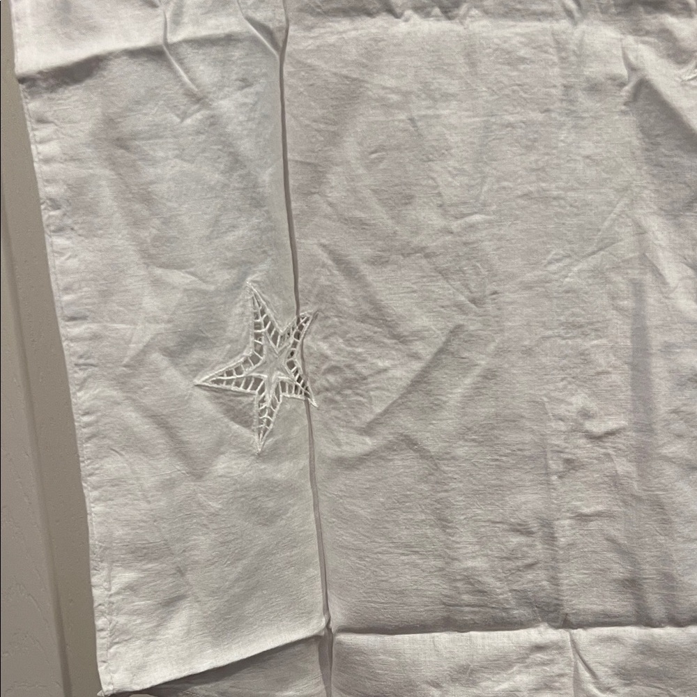 NWT- Rails White Collared Shirt and cut out stars - Picture 13 of 15
